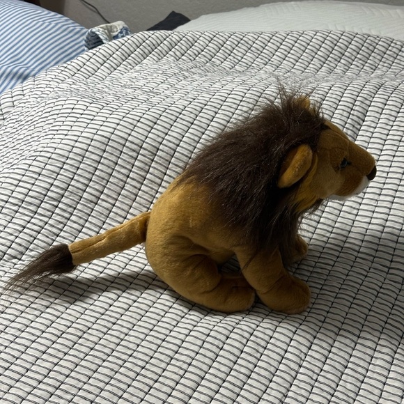 Cuddly Tan Lion Plush Toy - Picture 4 of 6